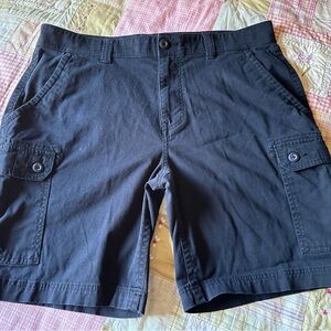 Men's Black Cargo Shorts Size‎ 38” Waist